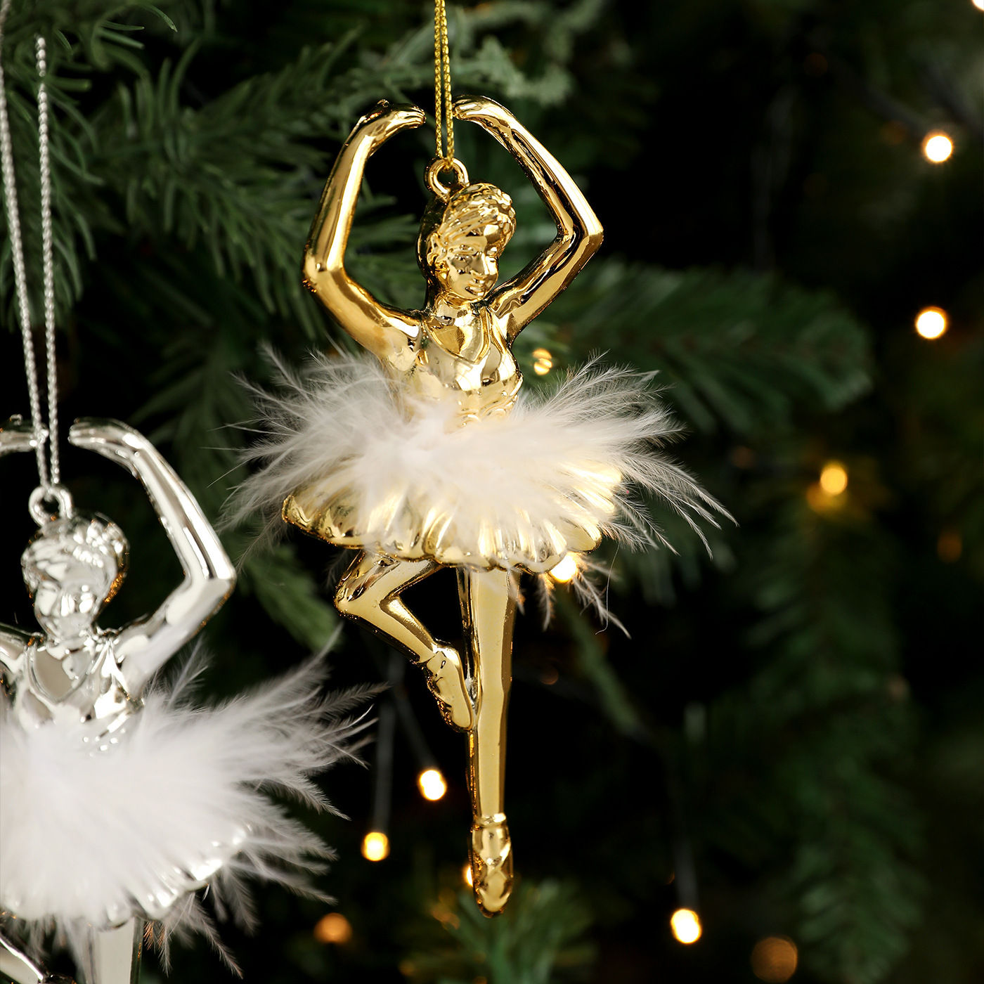 Transfronterizo brillante pluma ballet chica colgante galvanizado plástico árbol de Navidad colgante decoración de la atmósfera de vacaciones