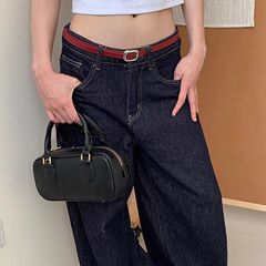 上質でシンプルで高級感のあるシルバーメタルバックルベルトレッドレザーベルトカジュアルで万能な女性用デイリーアクセサリー