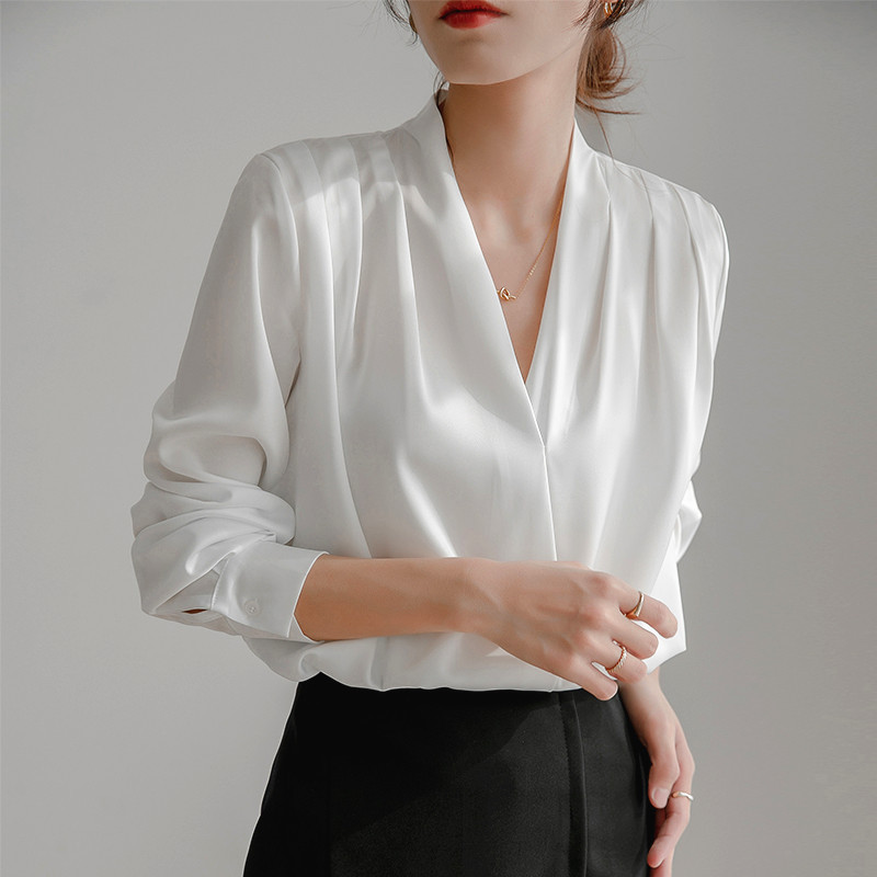Real Shot of 2025 Spring White Shirt Women's Long-Sleeved French Design Retro Silk Top Professional Satin Shirt
