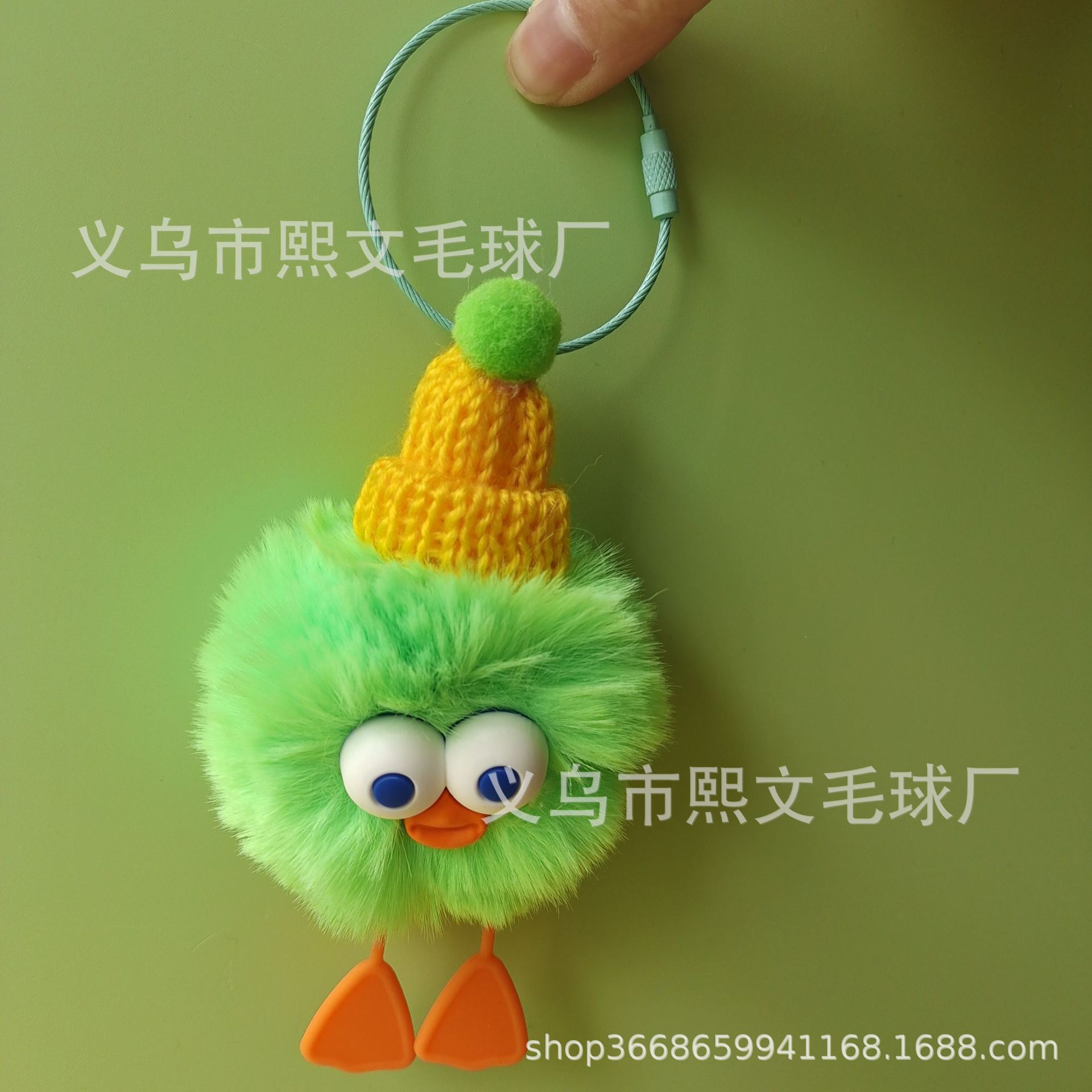 녹색* 철제 링이 있는 교수형 링