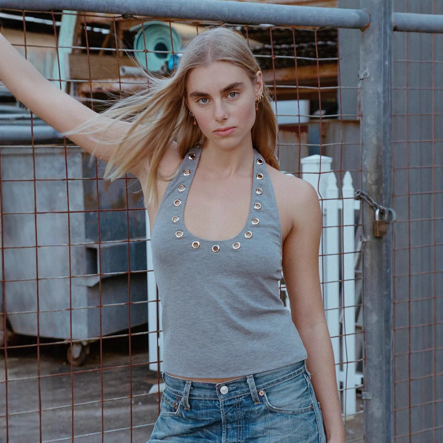 European And American Style Women's Slim Fit Halter Neck Tank Top Metal Hollow out Design Summer Hot Girl Fashion Top_ecoleips.com