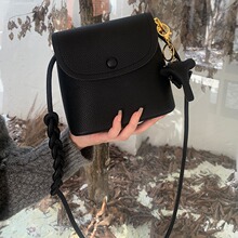 ���� Ůʿб���С���OӋ�μ�С�����r���Q�׏V�ݪ{�XŮ���߼���.