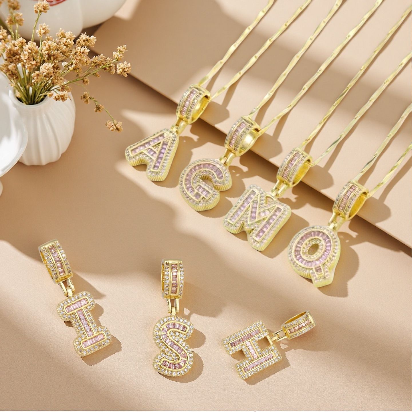 New cross-border product: Full-diamond pink candy-colored 26-letter necklace, copper micro-inlaid zircon, real gold-plated letter necklace jewelry