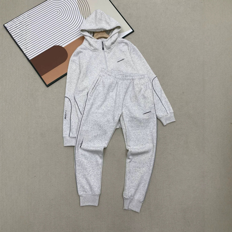 NOCTA Series 25S Autumn/Winter Men's Fleece-Lined Hoodie Reflective Casual Set, Style No. 7660+7661 NOCTA Series 25S Autumn/Winter Men's Fleece-Lined Hoodie Reflective Casual Set, Style No. 7660+7661