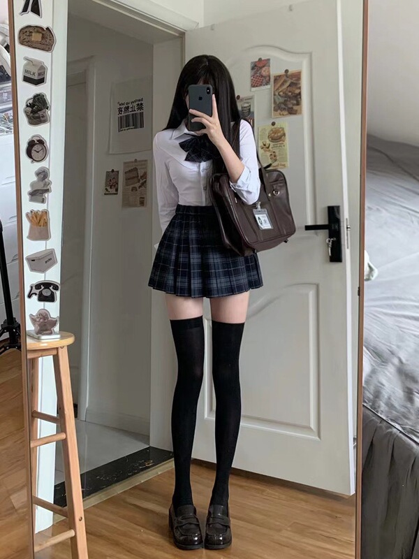 Original Mars-Style Uniform Skirt, Genuine High-Waisted Pleated Skirt, Short Elegant Skirt, Waist-Cinching Shirt Set for Autumn and Winter Original Mars-Style Uniform Skirt, Genuine High-Waisted Pleated Skirt, Short Elegant Skirt, Waist-Cinching Shirt Set for Autumn and Winter
