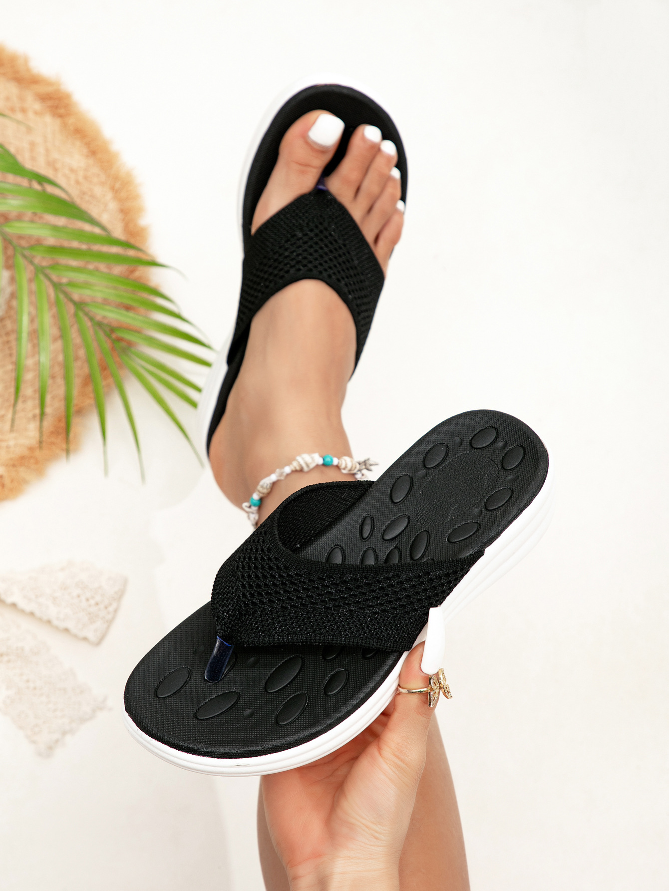 Women's Casual Solid Color Round Toe Flip Flops display picture 1