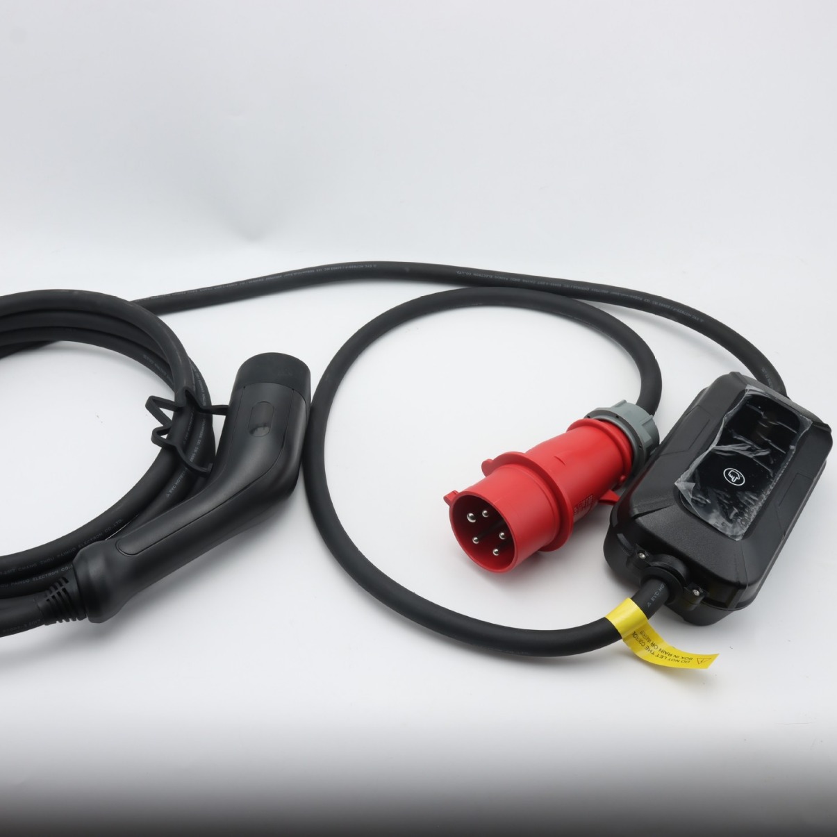 新能源电动汽车国标欧标家用充电器CEE插头便携随车充电枪32A22kw