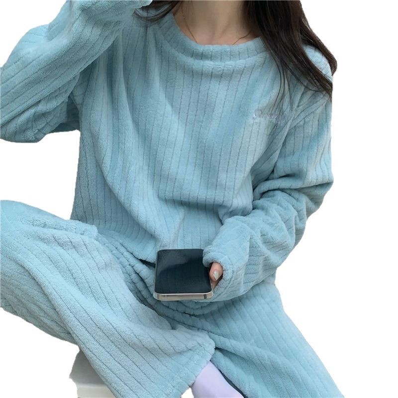 Pijamas de impresión de lana de coral otoño y invierno adorables dulces con manga larga engrosada con ropa cálida de cuello redondo para casa