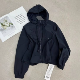 女式T恤;女式针织衫;女式牛仔裤