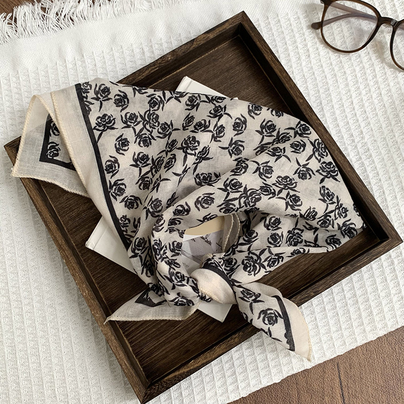 55 bufanda de seda de algodón y lino, bufanda cuadrada pequeña con cuello, nuevo estilo, bufanda de temperamento de todo fósforo literario coreano, bufanda, diadema pastoral femenina de verano