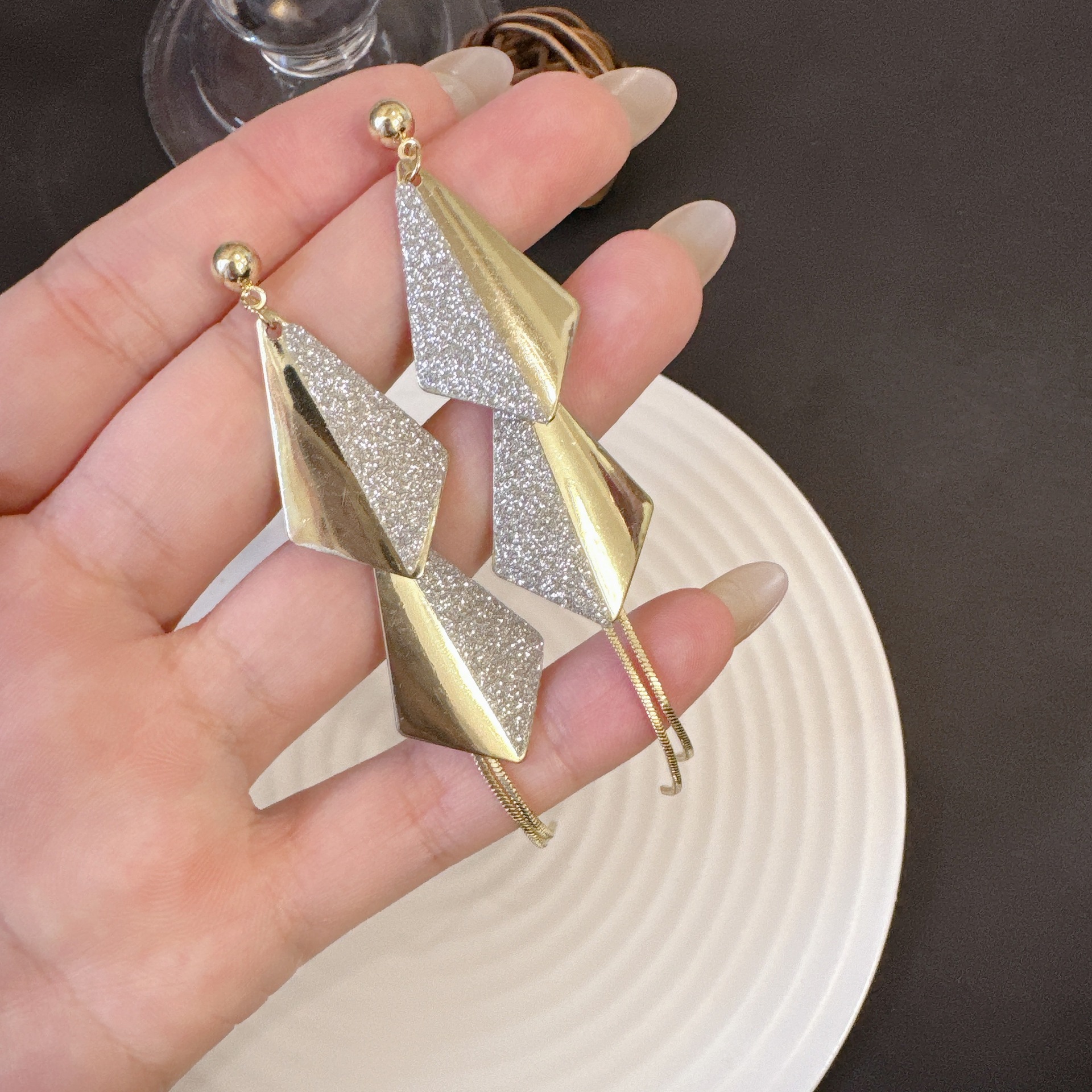 Korean geometric fashionable design universal earrings