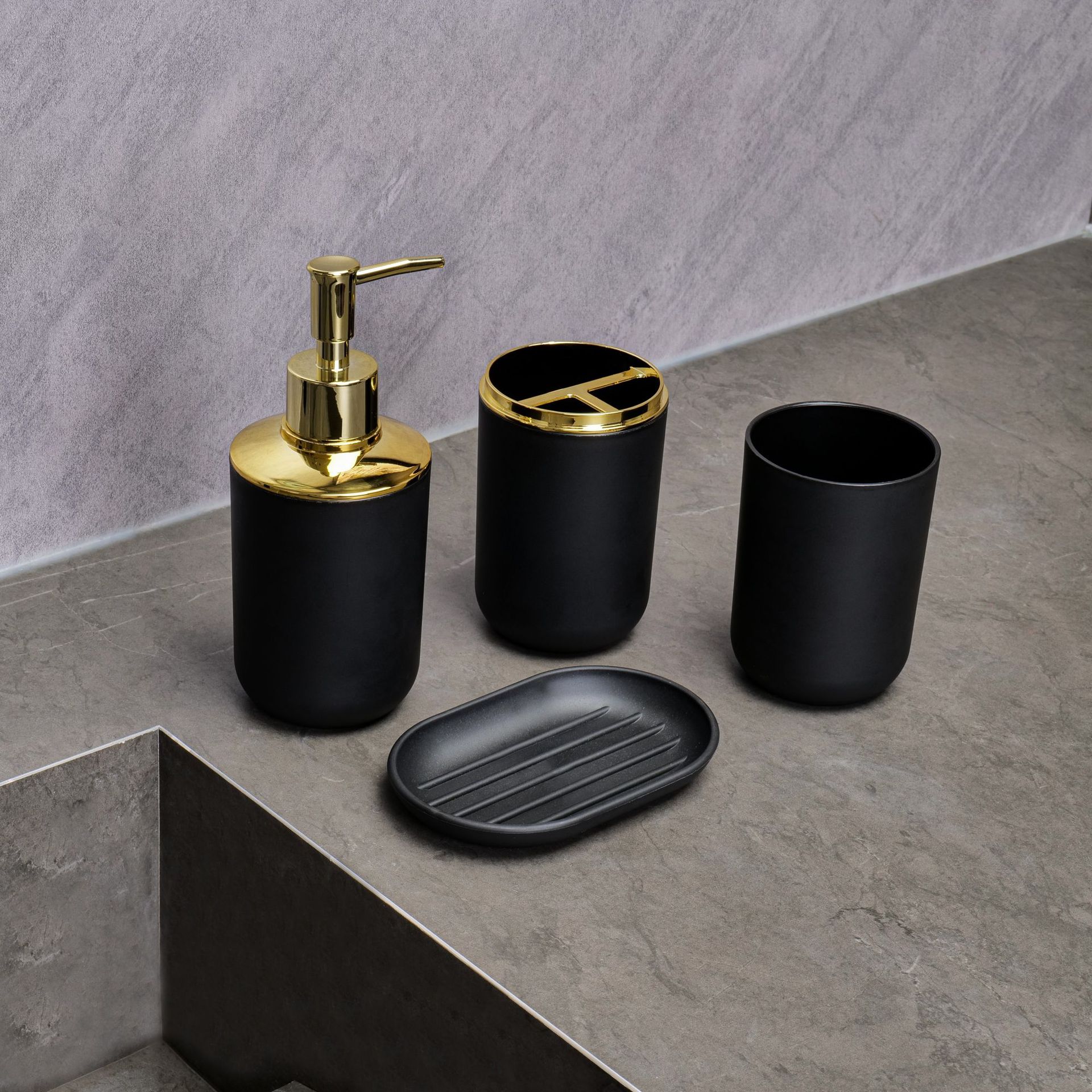 Baño transfronterizo de cuatro piezas Baño de hotel Juego de lavado Cepillado Taza de enjuague bucal Bomba de loción Viento de lujo ligero Ventas de fábrica