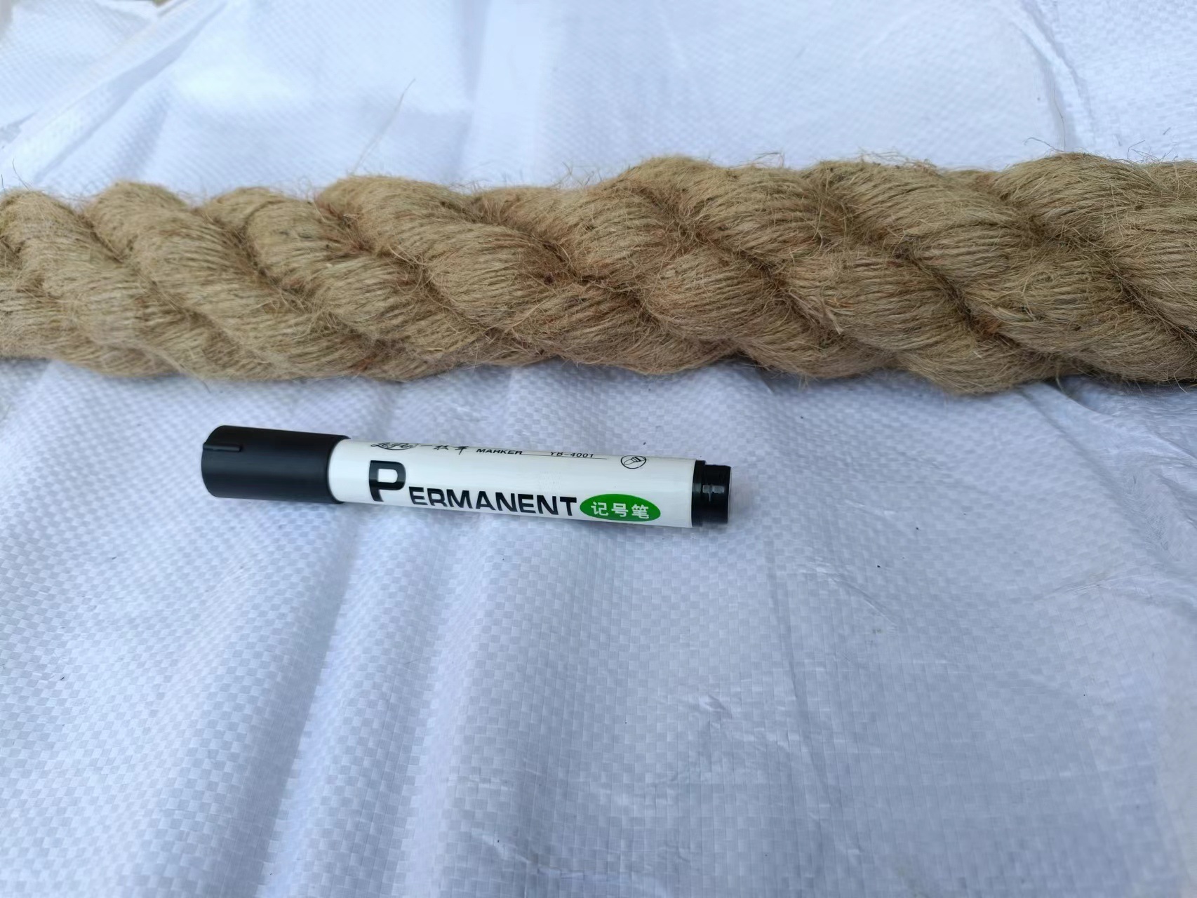 Cuerdas de yute gruesas al por mayor cuerdas de escalada para gatos decorativas trenzadas de escalada de jardinería cuerdas de lino finas atadas de material natural