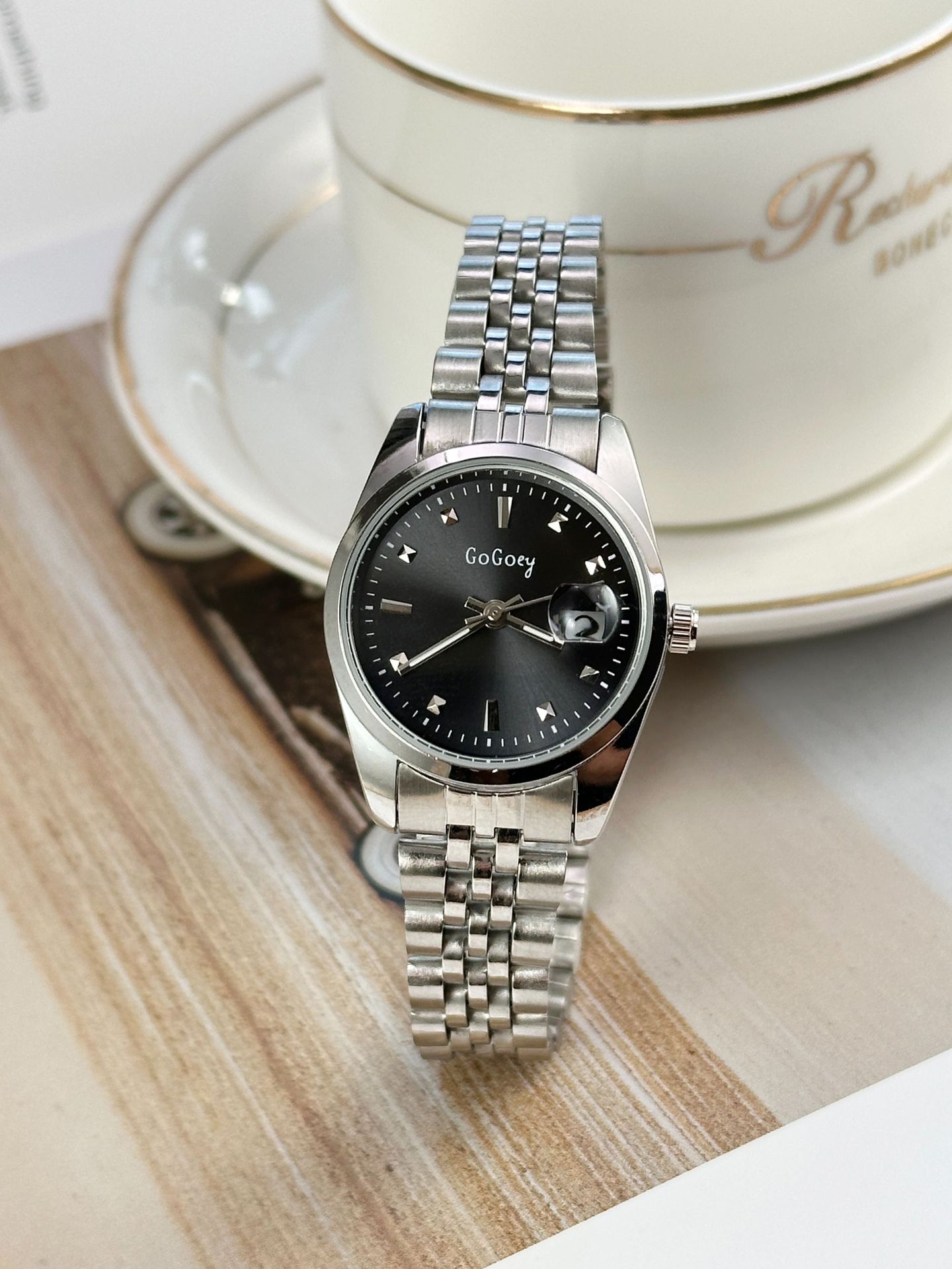 55g Weight Ordinary Glass Mirror Material Steel Belt Strap Material Watch Classification Pointer Display Type Double Side Snaps Buckle Style Round Dial Shape Casual, Daily Occasion Quartz Movement Solid Color Pattern Women's Gender Classic Style Style Classic Style Solid Color Double Side Snaps Quartz Watch Women's Watches 19