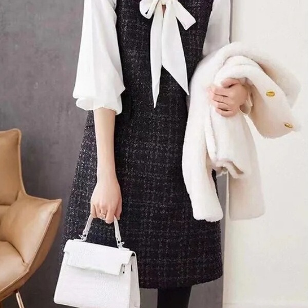 2026 Spring and Autumn New Style Age-Reducing Vest Mid-Length Dress Retro Chanel-Style Tweed Sleeveless V-Neck Vest Dress