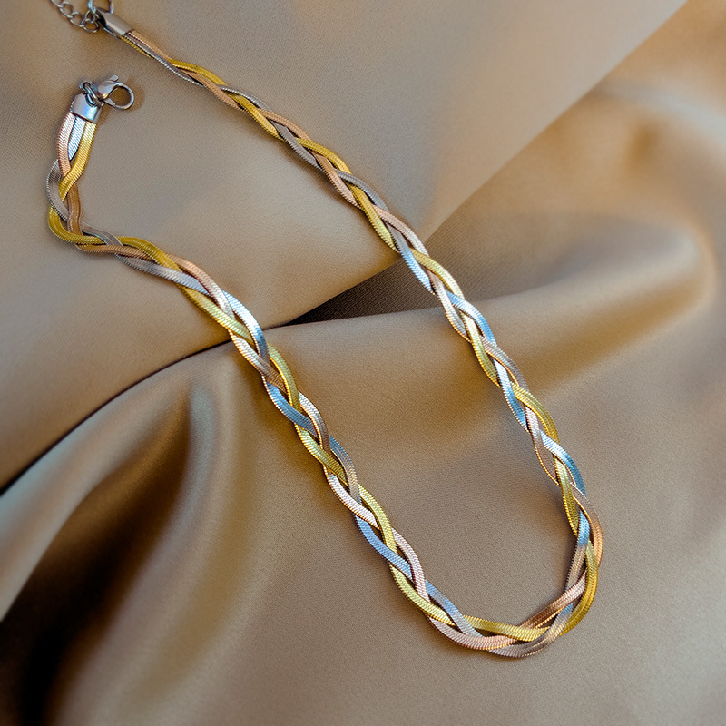 Simple Style Twist Titanium Steel Plating Braid Necklace display picture 2