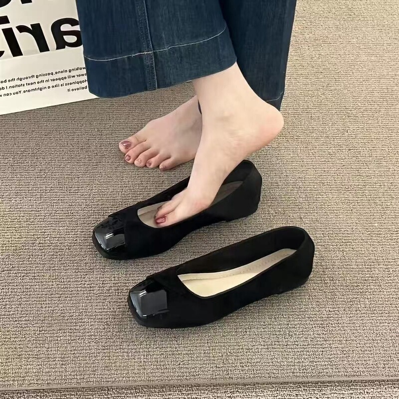 Women's soft-soled shoes that don't rub the feet, square toe, color-blocked, low-cut, versatile for autumn, flat-soled, slimming, nude color, popular online trend