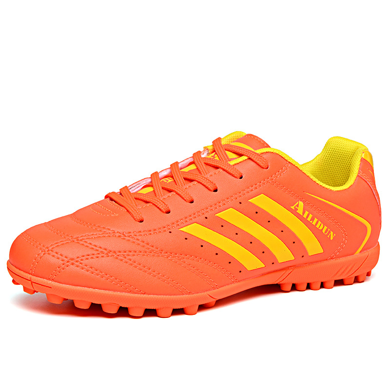 24 zapatos de fútbol para hombres de otoño bajo clavos estudiantes niños niños entrenamiento profesional zapatos de fútbol transfronterizos Amazon