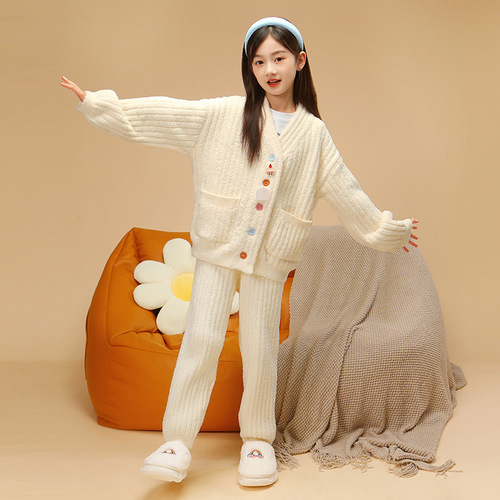 Soft and Fluffy Girls' Winter New Coral Fleece Thick Parent-Child Cardigan, Wearable Outside Mother and Daughter Homecoming Set