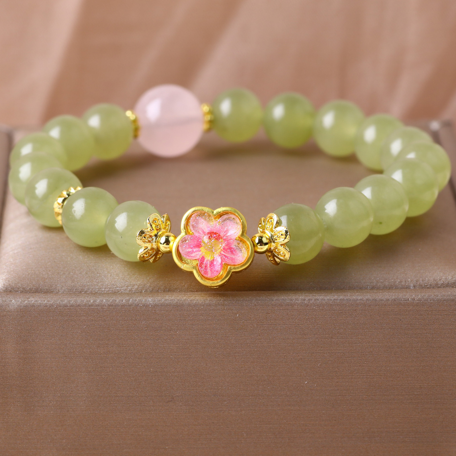 Cuentas de cristal de jade verde 8mm un anillo de polvo de brazalete de cristal con pulsera de flores de melocotón suave brillante regalo de amiga