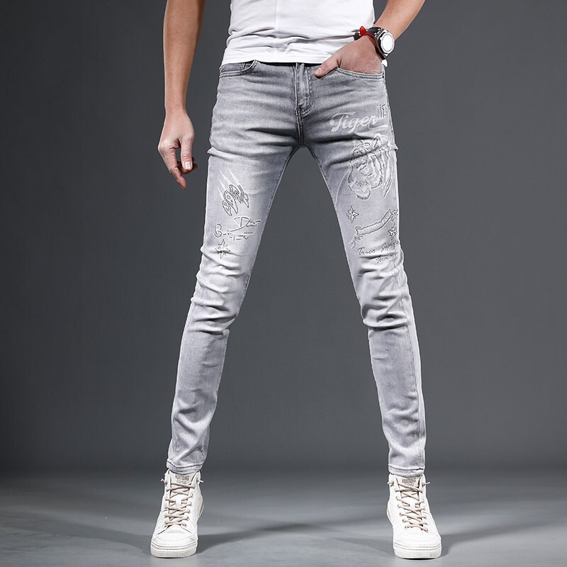 European high-end rhinestone-embellished men's slim-fit skinny jeans, spring-summer men's trendy brand stretch gray casual trousers European high-end rhinestone-embellished men's slim-fit skinny jeans, spring-summer men's trendy brand stretch gray casual trousers