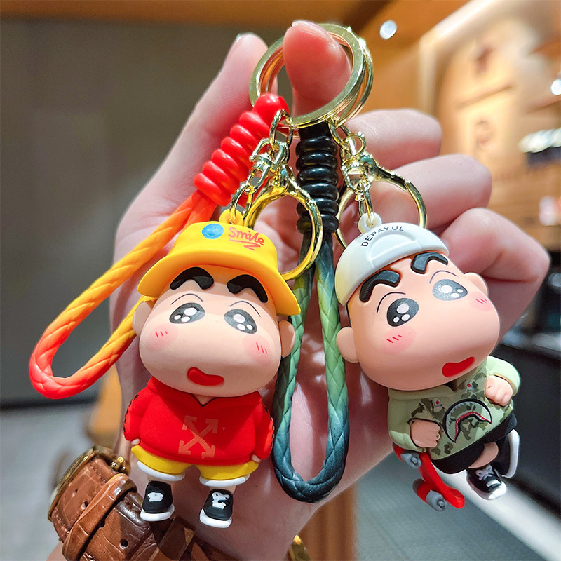 Cute Shin-Chan Skateboard 3D Figurine Car Keychain Pendant Decoration Night Market Stall Promotion Gift Cute Shin-Chan Skateboard 3D Figurine Car Keychain Pendant Decoration Night Market Stall Promotion Gift