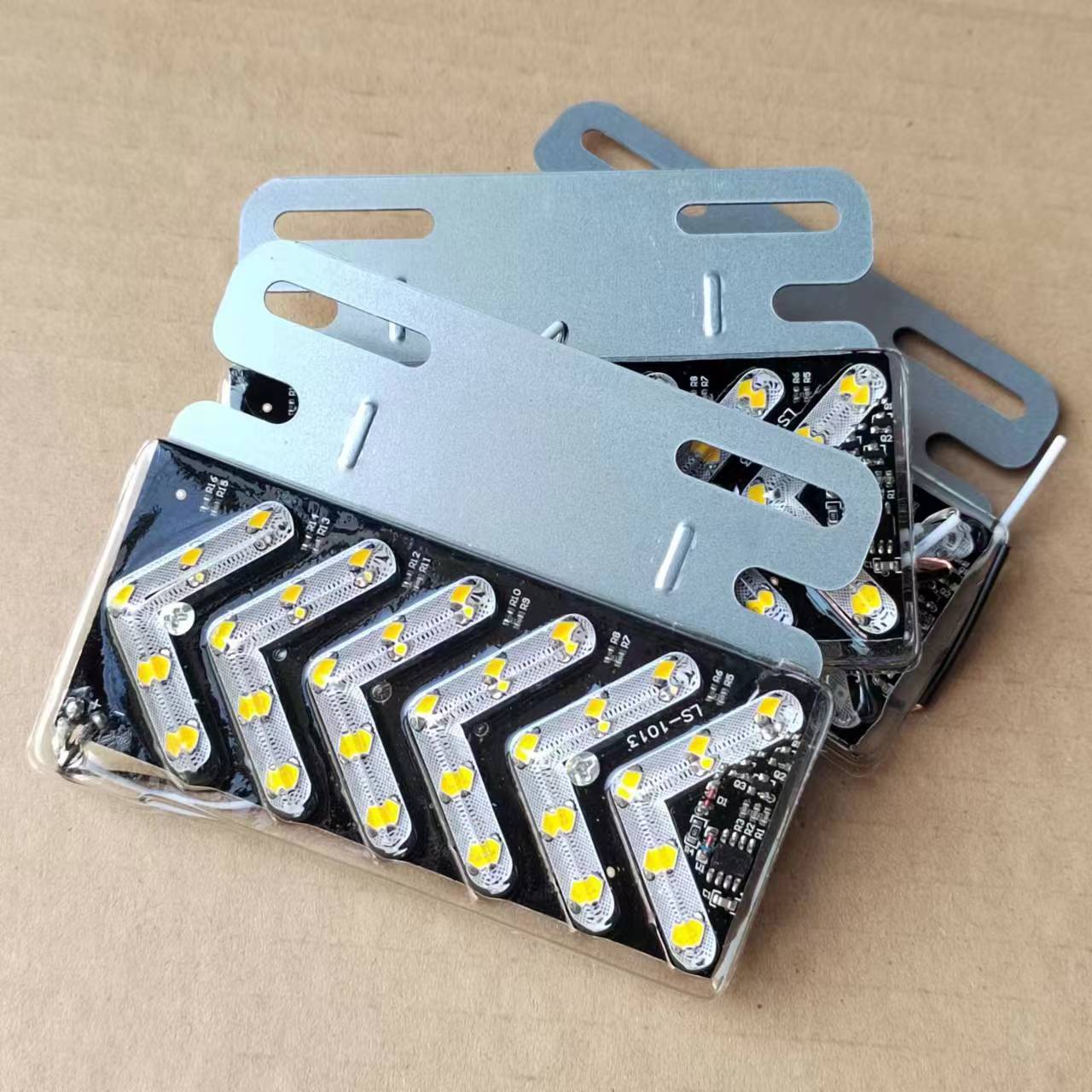 LED truck side light arrow side light turn signal sequential flashing anti-tail collision light for cars and motorcycles 12v24v multicolor