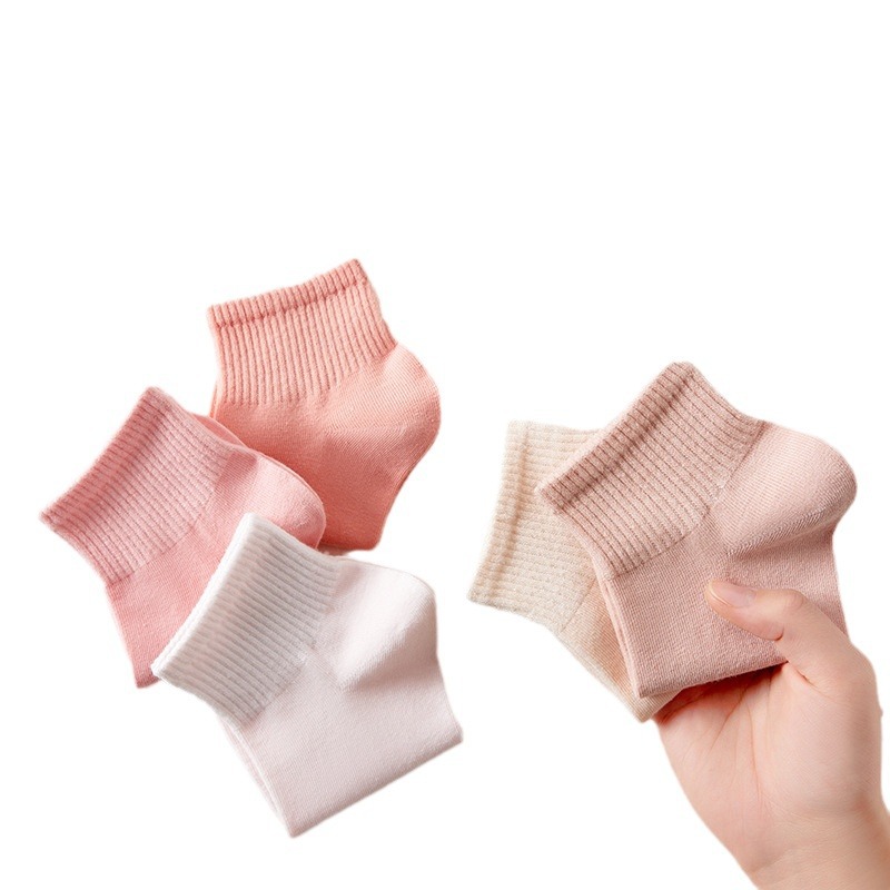 Zhuji calcetines de primavera y otoño calcetines de mujer Calcetines cortos de marea de dopamina al por mayor calcetines de tobillo bajos de corte bajo calcetines de alto aspecto de las niñas