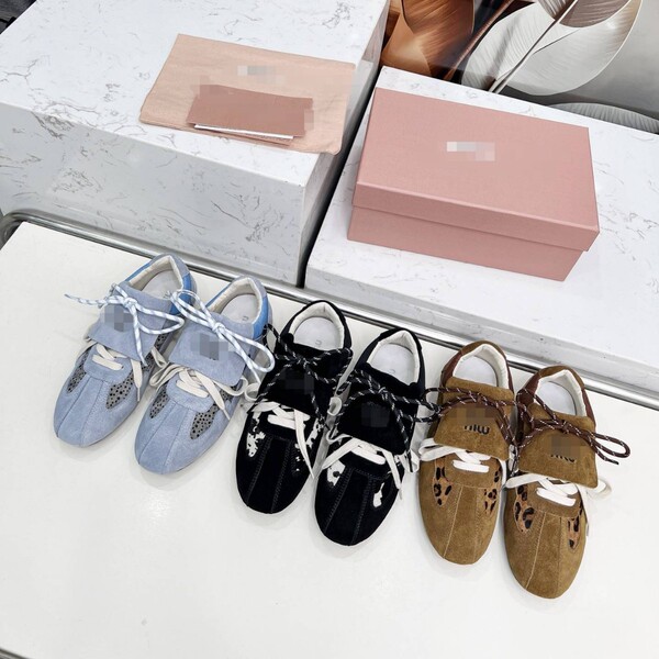 Fashionable two-tone GAT shoes
