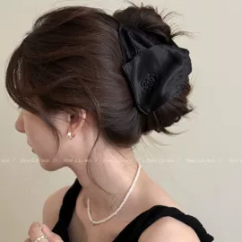 耳环;项链;手链