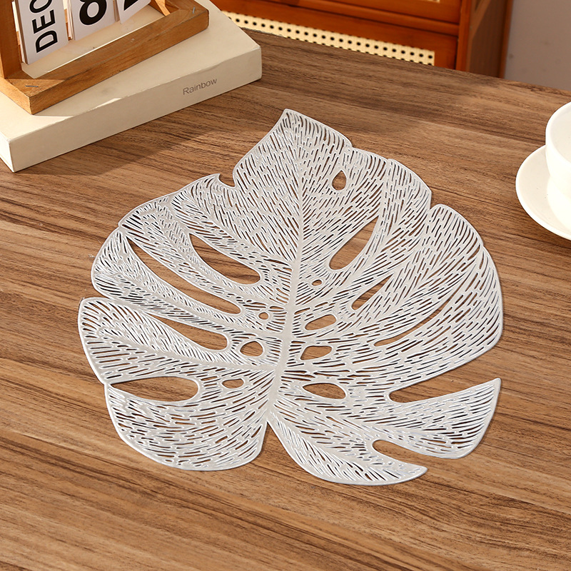 Mantel de PVC en forma de hoja romántica francesa, diseño de hoja creativa, cojín de aislamiento de restaurante de lujo simple y ligero, cojín impermeable