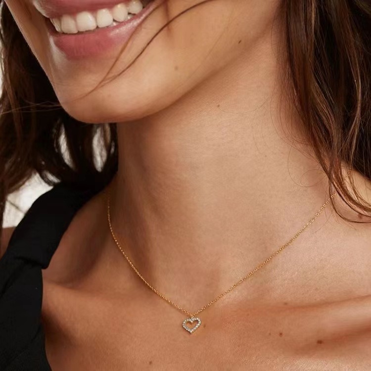 Casual, Daily Occasion 925 Sterling Silver Zircon Cable Chain Heart Shape Pendant Necklace