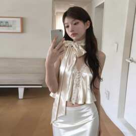 韩国chic夏季新款法式挂脖飘带珠光绸面蕾丝拼接珍珠口吊带背心女