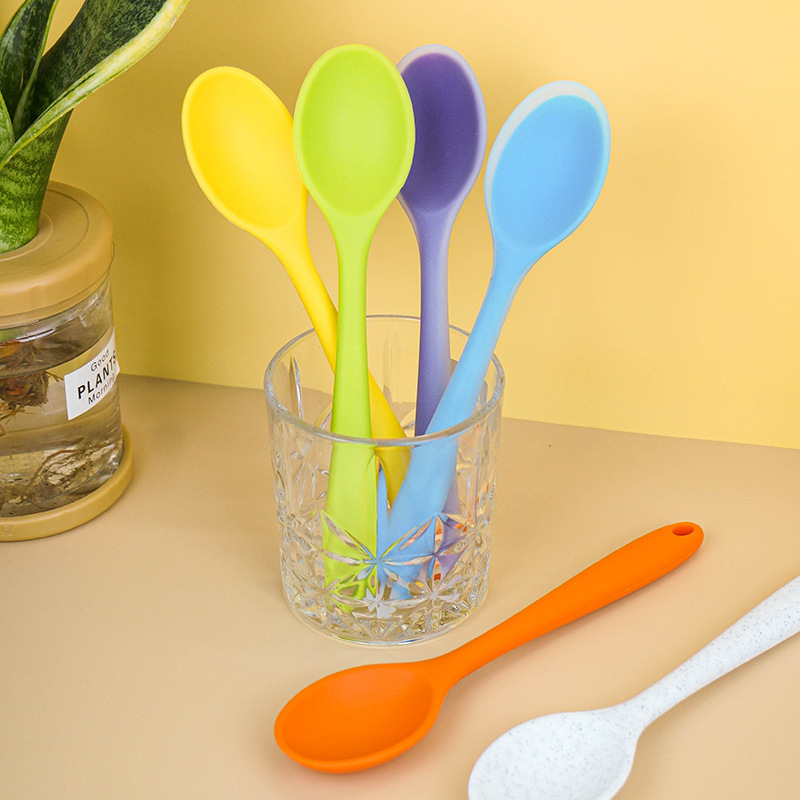 Yangjiang Silicone Kitchen Utensils Silicone Spatula Spoon Household Serving Spoon More Children Small Size Spoons Modern Minimalist Kitchen Utensils