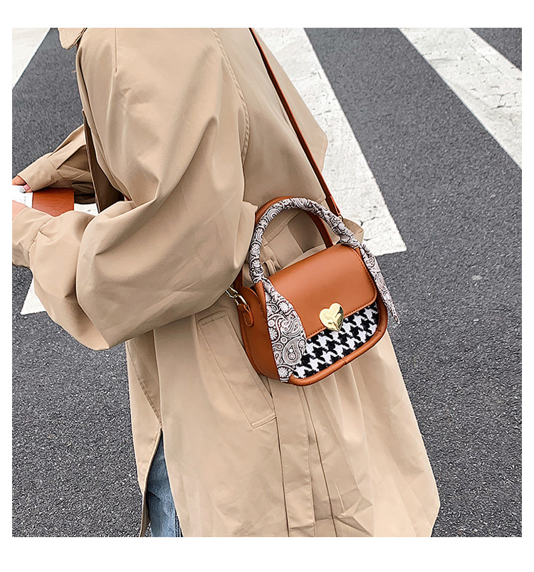 Autumn Winter Small Bag 2021 New Bag Messenger Bag Fashion Portable Small Square Bag display picture 10