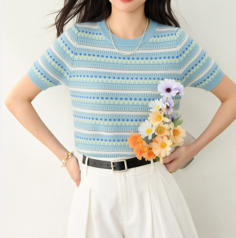 Áo thun nữ cổ tròn sọc jacquard tay ngắn chất liệu lụa băng mát lạnh, kiểu hở lưng mỏng nhẹ mùa hè 2026 — xanh lam chi tiết 6