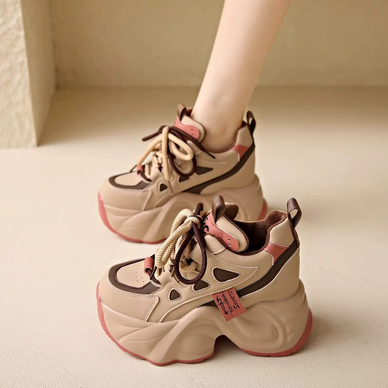 2024 Весенние новые 9 см увеличенные женские туфли на толстом подошве на высоком каблуке женские дикие тонкие спортивные повседневные туфли