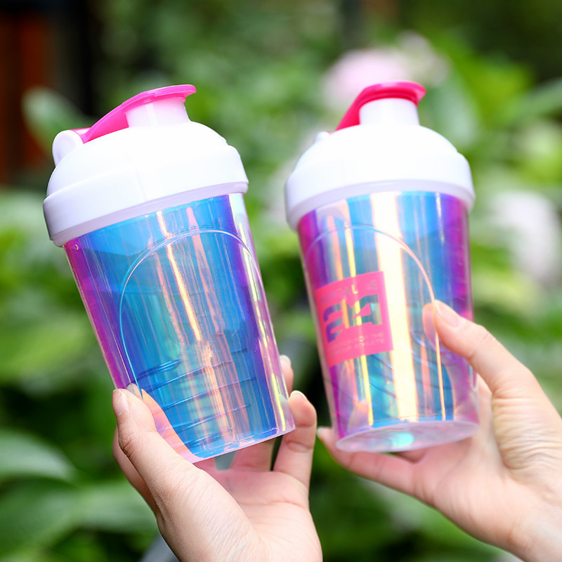 Portátil de plástico batido taza con escala proteína en polvo batido agitación colorido fitness deportes taza logo