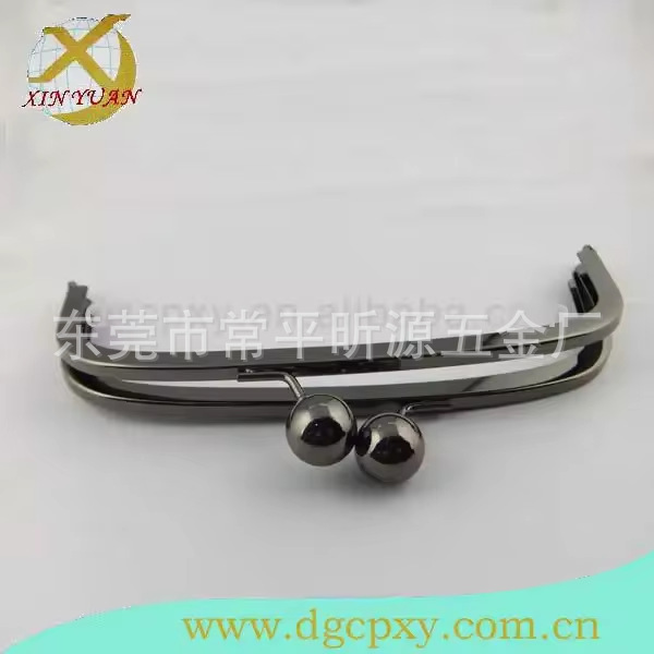 厂家生产圆珠半圆女式包夹， 手袋五金口架 ，黑色五金铰款式多样