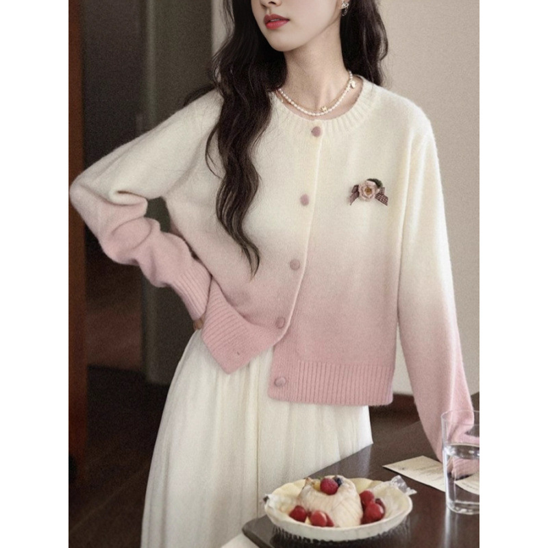 Gradient Pink Round Neck Sweater Jacket for Women 2026 Autumn and Winter New Style Gentle Style Knitted Cardigan Short Top Trendy