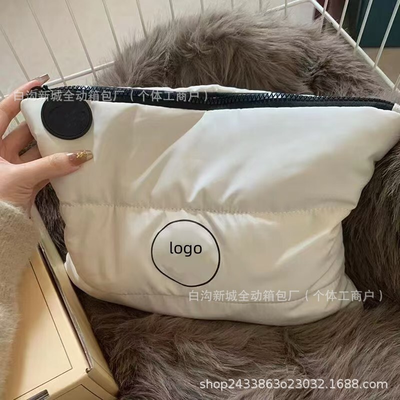 2023 New Style Chanel Style Cosmetic Bag Down Cotton Clutch Bag Carry-on Storage Bag Daily Lightweight Wash Bag 2023 New Style Chanel Style Cosmetic Bag Down Cotton Clutch Bag Carry-on Storage Bag Daily Lightweight Wash Bag