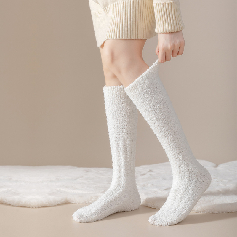 サンゴの靴下の女性の冬のすねの月子の靴下は厚い保温の室内の床板の靴下の秋冬の睡眠の家庭のストッキングを温めます。|undefined