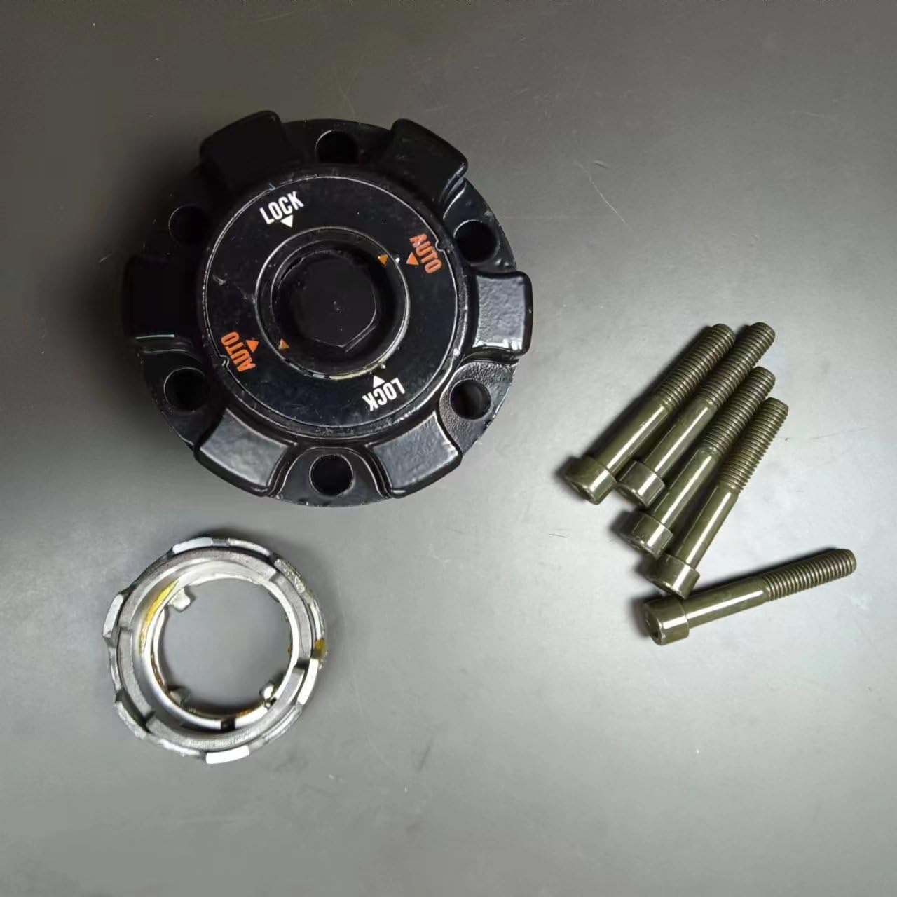 43530-69065 front wheel clutch is suitable for Toyota Land Cruiser 70 series