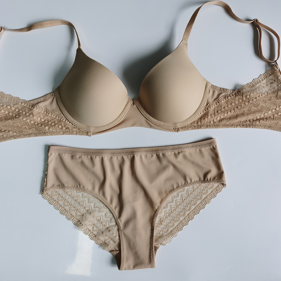New Smooth Traceless Gathering Set with Thin Cup Underwear for Women's Large Chest and Small Bra_voghion.com