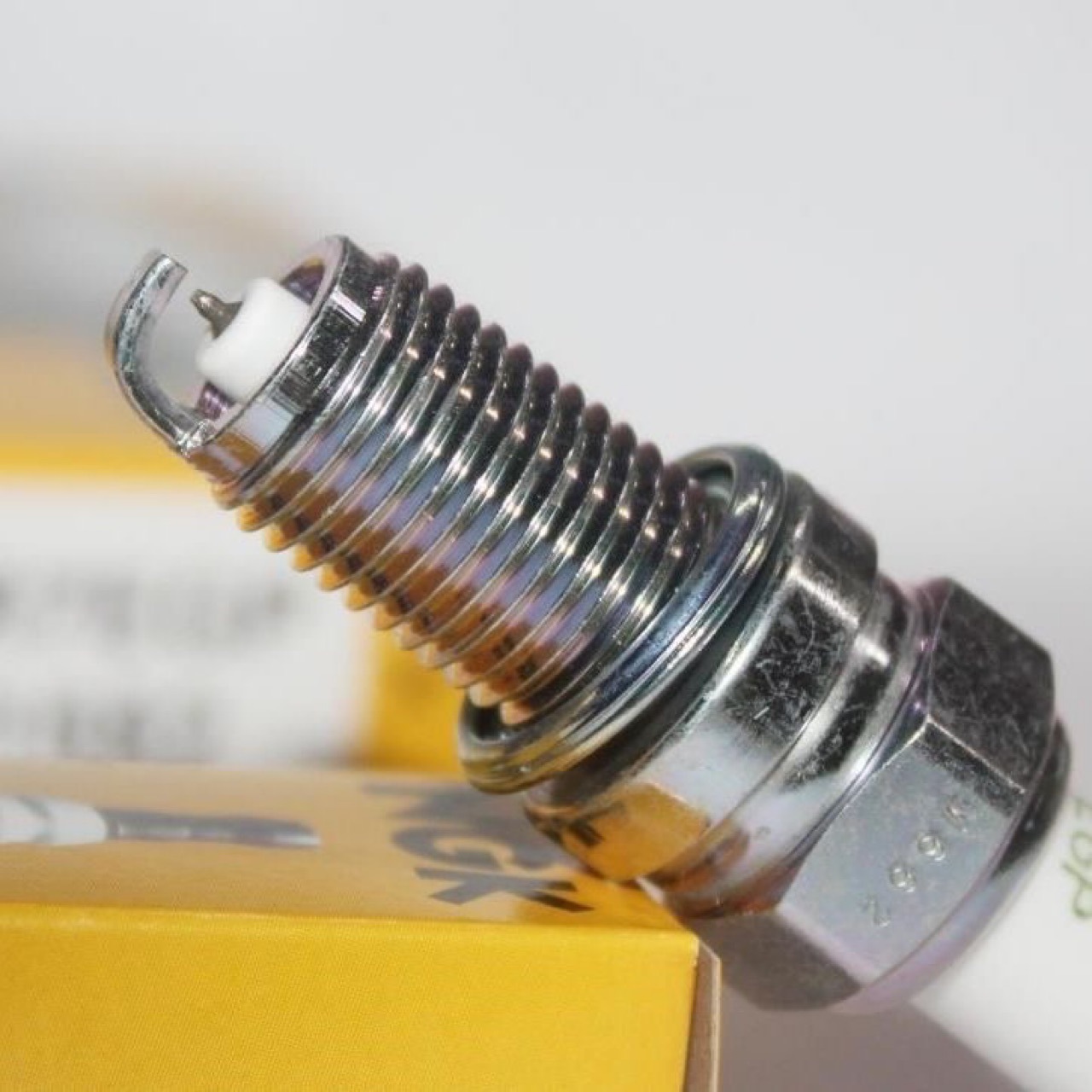 NGK platinum spark plug DCPR7EGP 1682 is suitable for Big Dipper Londi Le Chi New Alto New Sail