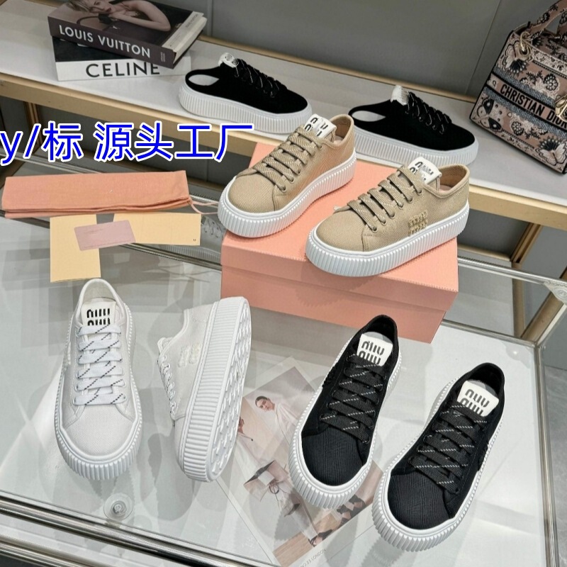 Miu Brand European and American Style 2025 Casual Versatile Canvas Thick-Soled Solid Color Letter Biscuit White Shoes Height-Increasing Canvas Shoes Miu Brand European and American Style 2025 Casual Versatile Canvas Thick-Soled Solid Color Letter Biscuit White Shoes Height-Increasing Canvas Shoes