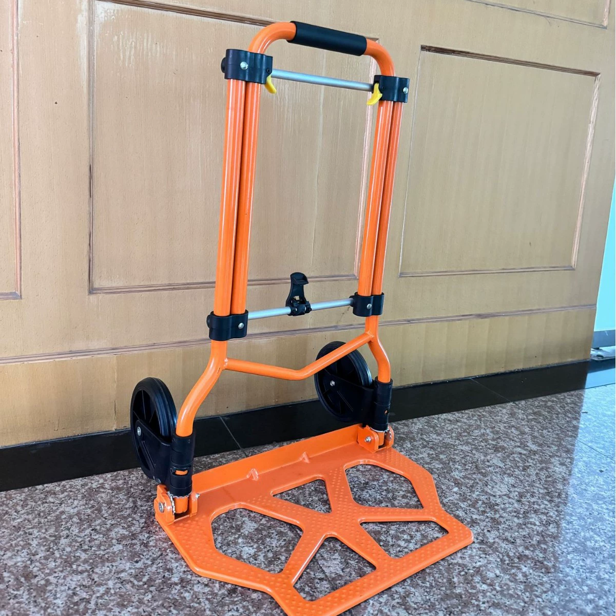 Складная портативная тележка для багажа, небольшая тележка для перемещения грузов, бытовая маленькая тележка, компактная и легкая.