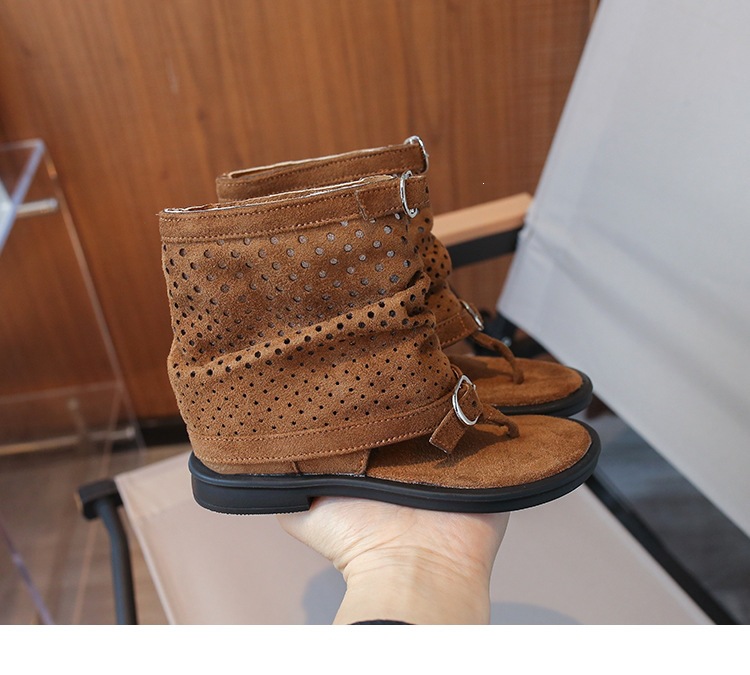 Romerska sandaler för flickor med spänne och öppen design_voghion.com