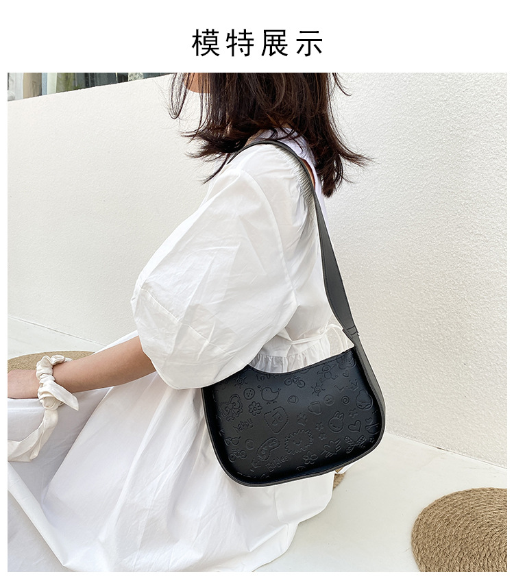 Korean Shoulder Armpit Bag Embossed Square Bag display picture 20