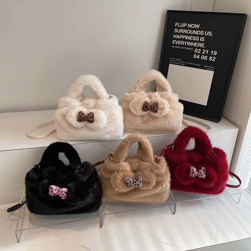 2025新款秋冬时尚可爱蝴蝶结毛绒手提包包百搭斜挎包单肩毛毛包包